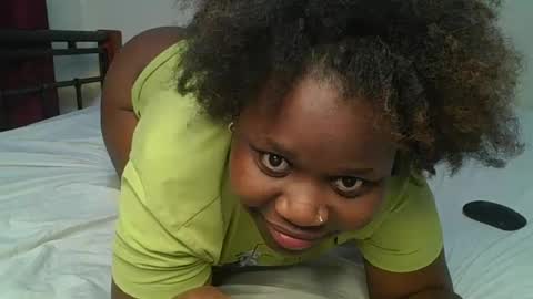 Snapshot of ceepretty25 chatting on 06-17-26, 02:58 ceepretty25 online show from 06-17-26, 02:58