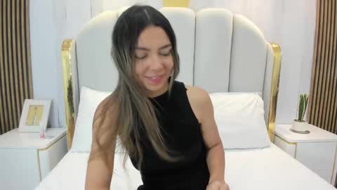 Snapshot of celestebellmont chatting on 10-08-25, 12:47 celestebellmont online show from 10-08-25, 12:47
