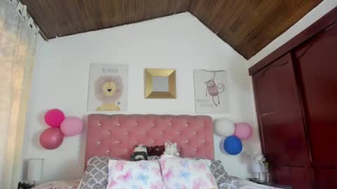 Snapshot of celesteredds chatting on 09-26-25, 11:36 Celeste online show from 09-26-25, 11:36