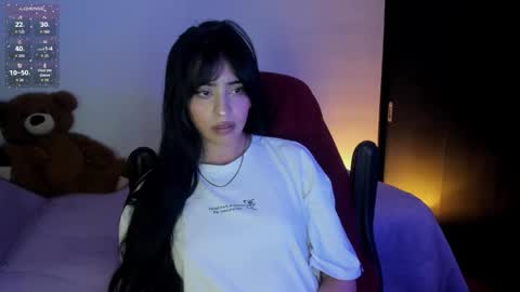 Snapshot of celestinepurple chatting on 11-19-25, 08:20 Celestineeeeee online show from 11-19-25, 08:20