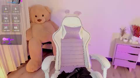 Snapshot of celestte_ruizz chatting on 07-09-26, 08:24 700 110 p online show from 07-09-26, 08:24