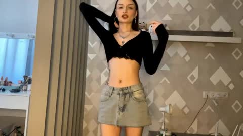 Snapshot of celinaimmel chatting on 05-05-26, 07:16 Eva online show from 05-05-26, 07:16