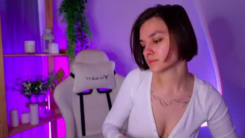 Snapshot of celine_dionn chatting on 05-03-26, 05:24 Celine online show from 05-03-26, 05:24