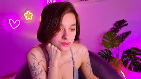Snapshot of celine_dionn chatting on 05-14-26, 03:46 Celine online show from 05-14-26, 03:46