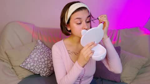 Snapshot of celine_dionn chatting on 05-22-26, 04:08 Celine online show from 05-22-26, 04:08