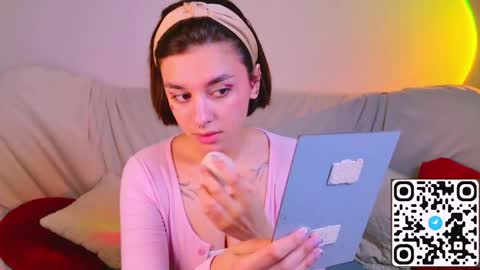 Snapshot of celine_dionn chatting on 05-31-26, 05:15 Celine online show from 05-31-26, 05:15