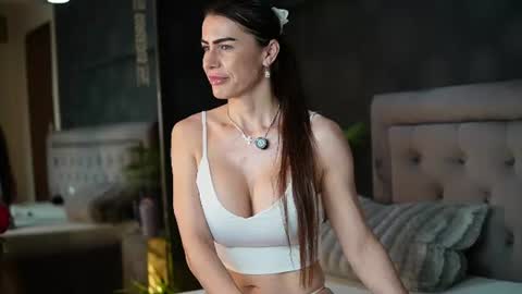Snapshot of celineheaven chatting on 07-02-26, 06:25 Celine online show from 07-02-26, 06:25