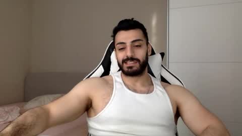 Snapshot of cemilyoztt chatting on 06-12-26, 02:49 cemilyoztt online show from 06-12-26, 02:49