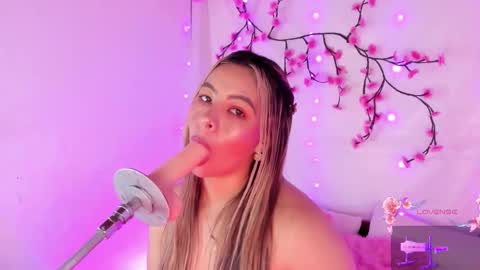 Hello guys my name is Sofi and Lizzie and  Vanessa online show from 10-18-25, 03:24