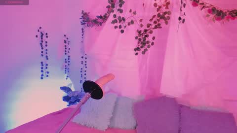 Hello guys my name is Sofi and Lizzie and  Vanessa online show from 11-06-25, 02:56