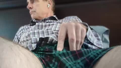 Centerfield online show from 10-06-25, 05:21