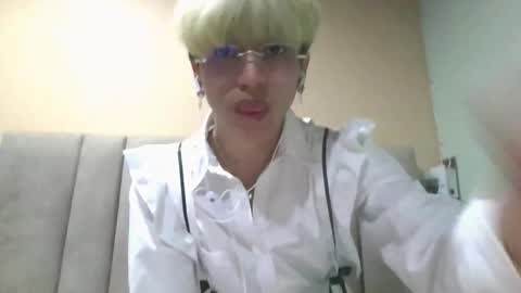 Snapshot of cerecitauwu chatting on 09-29-25, 04:39 Cherry online show from 09-29-25, 04:39