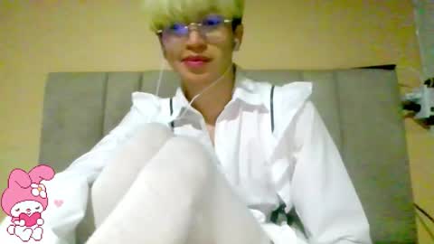 Snapshot of cerecitauwu chatting on 10-04-25, 03:15 Cherry online show from 10-04-25, 03:15