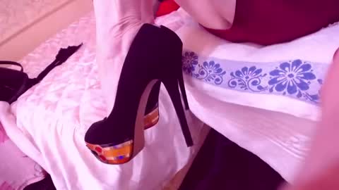 Snapshot of cerisedodd chatting on 02-19-25, 12:57 Cerise online show from 02-19-25, 12:57