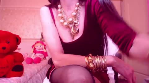 Snapshot of cerisedodd chatting on 02-19-25, 07:06 Cerise online show from 02-19-25, 07:06