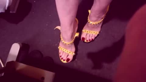 Snapshot of cerisedodd chatting on 10-12-25, 10:53 Cerise online show from 10-12-25, 10:53