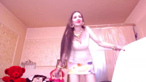 Snapshot of cerisedodd chatting on 10-19-25, 11:16 Cerise online show from 10-19-25, 11:16