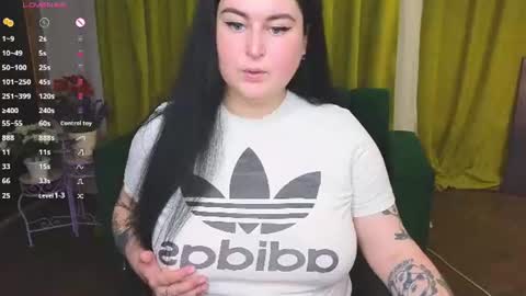 Snapshot of cessiebler chatting on 06-18-26, 05:28 Cessie online show from 06-18-26, 05:28