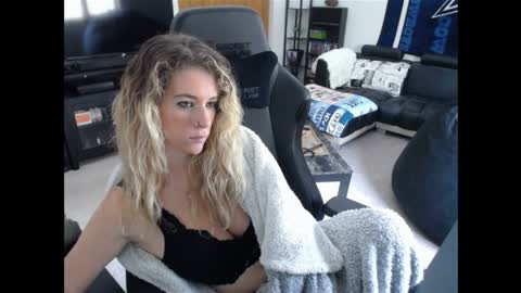 Snapshot of cessprinn chatting on 01-23-25, 04:37 Marie online show from 01-23-25, 04:37