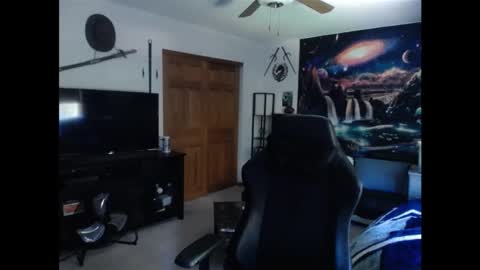 Snapshot of cessprinn chatting on 10-01-25, 04:57 Marie online show from 10-01-25, 04:57