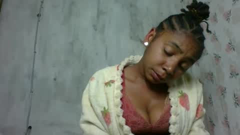 Snapshot of cettehot chatting on 09-14-25, 03:05 cette soa online show from 09-14-25, 03:05