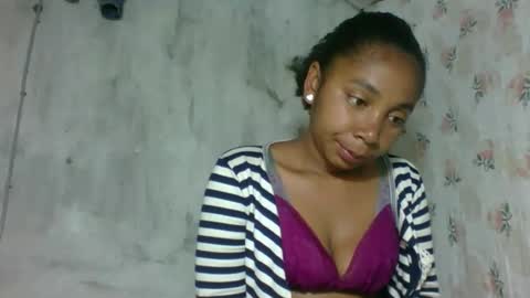 Snapshot of cettehot chatting on 09-19-25, 04:25 cette soa online show from 09-19-25, 04:25