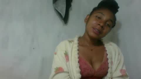 Snapshot of cettehot chatting on 10-15-25, 06:35 cette soa online show from 10-15-25, 06:35