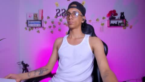 Snapshot of cfiscm chatting on 02-26-26, 02:43 NAMOR online show from 02-26-26, 02:43