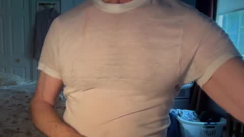 Snapshot of cfnmworkout1 chatting on 09-22-25, 01:46 cfnmworkout1 online show from 09-22-25, 01:46