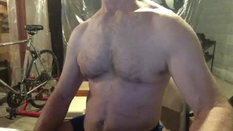 Snapshot of cfnmworkout1 chatting on 11-21-25, 08:40 cfnmworkout1 online show from 11-21-25, 08:40