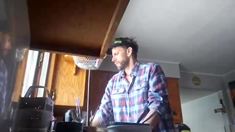 cguffey2284 online show from 12-17-25, 04:24