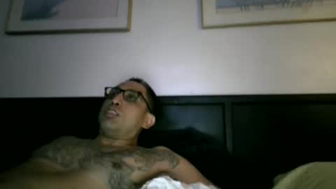 Snapshot of ch383331986 chatting on 10-13-25, 09:09 HAHA online show from 10-13-25, 09:09