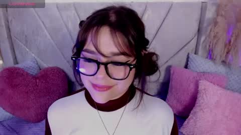 Snapshot of chaarlotte_1 chatting on 07-23-26, 05:33 charlotte online show from 07-23-26, 05:33