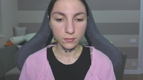 Snapshot of chabibiann chatting on 05-13-26, 06:33 Kate online show from 05-13-26, 06:33