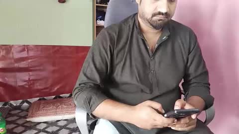 Snapshot of chadipluskhangarh chatting on 02-20-26, 07:43 Stormydick online show from 02-20-26, 07:43