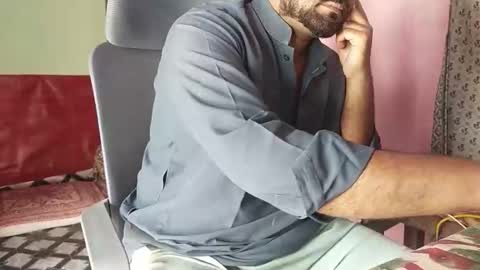 Snapshot of chadipluskhangarh chatting on 03-09-26, 08:40 Stormydick online show from 03-09-26, 08:40