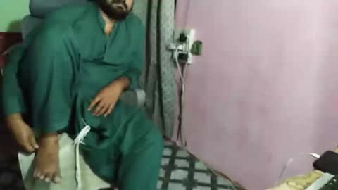 Snapshot of chadipluskhangarh chatting on 04-15-26, 07:58 Stormydick online show from 04-15-26, 07:58