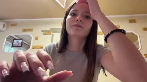 Snapshot of chaesoffel chatting on 05-31-26, 08:10 Luna online show from 05-31-26, 08:10