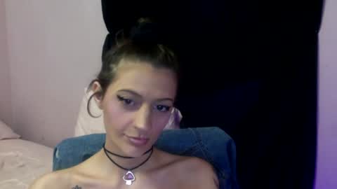 Snapshot of chaicutie chatting on 06-23-26, 01:42 chaia online show from 06-23-26, 01:42