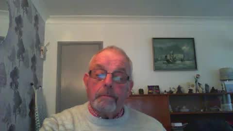 Snapshot of champers37 chatting on 02-10-25, 02:37 Champers online show from 02-10-25, 02:37