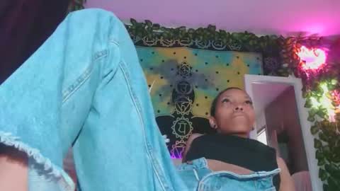 Snapshot of chaneel_ chatting on 09-27-25, 06:57 Chanel M. online show from 09-27-25, 06:57