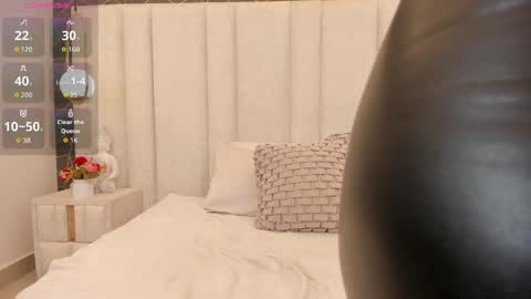 Snapshot of chanel_watson chatting on 04-10-26, 08:46 CHANEL online show from 04-10-26, 08:46