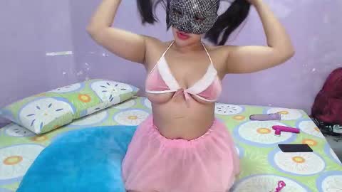 Snapshot of chanelhernandez10 chatting on 02-10-26, 05:33 ChanelH1009 online show from 02-10-26, 05:33