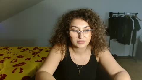 Stephanieblisss online show from 01-17-25, 08:33