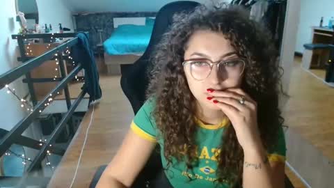 Stephanieblisss online show from 01-19-26, 11:47