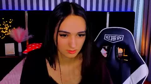 Snapshot of chanell_maon chatting on 06-13-26, 01:31 chanell_maon online show from 06-13-26, 01:31