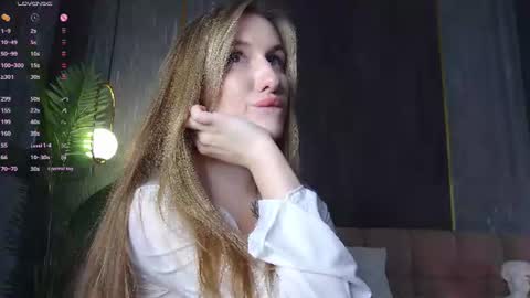 Snapshot of chanelmay chatting on 07-22-26, 06:27 Chanel online show from 07-22-26, 06:27