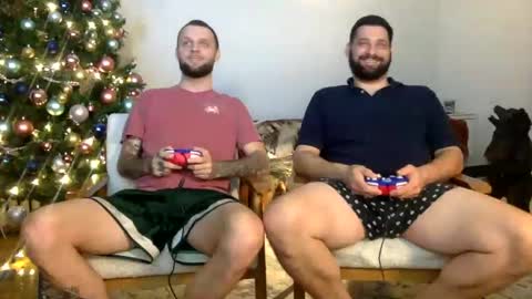 Snapshot of change340 chatting on 12-18-24, 01:26 TATS AND TANNED online show from 12-18-24, 01:26