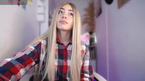 channel_blonde_a online show from 11-05-25, 04:40