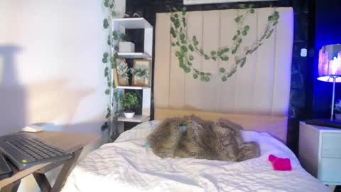 channel_hs online show from 09-23-25, 02:31